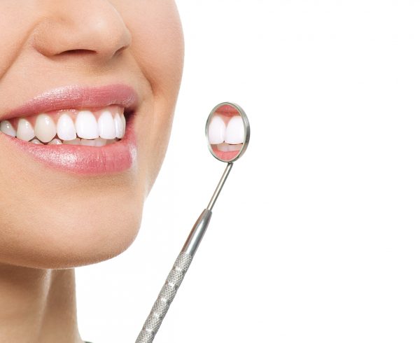 La Importancia De Una Sonrisa Saludable - Clínica Dental Bajo